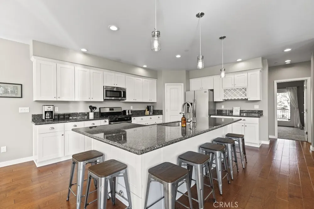 1198 Bruin Trail Fawnskin, CA 92333
