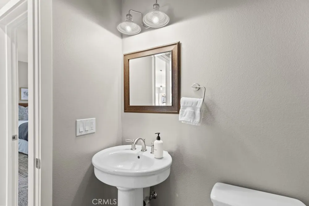 1198 Bruin Trail Fawnskin, CA 92333