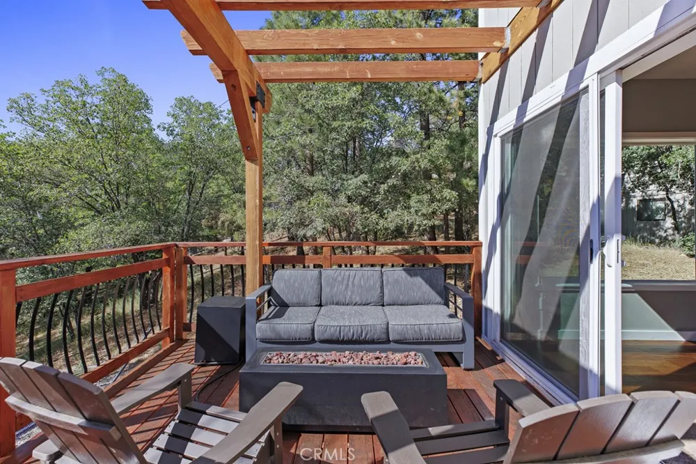 1198 Bruin Trail Fawnskin, CA 92333