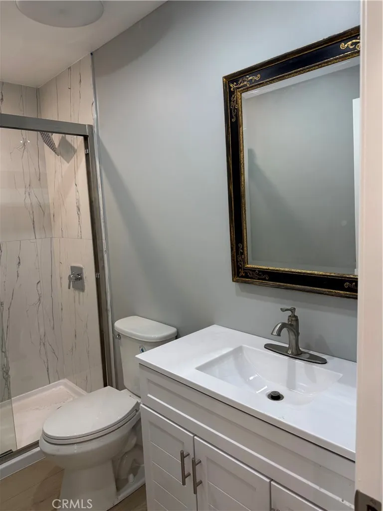 7035 RHEA Reseda, CA 91335