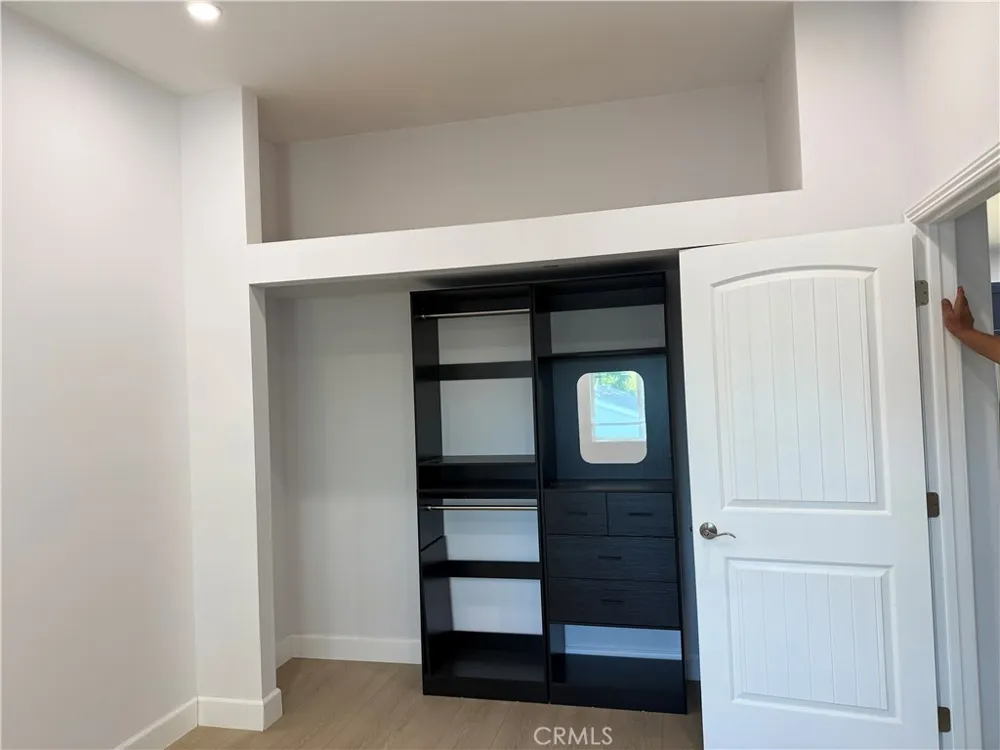 7035 RHEA Reseda, CA 91335