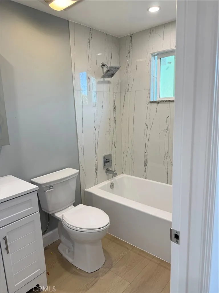 7035 RHEA Reseda, CA 91335