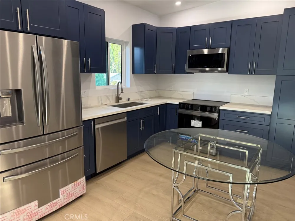 7035 RHEA Reseda, CA 91335