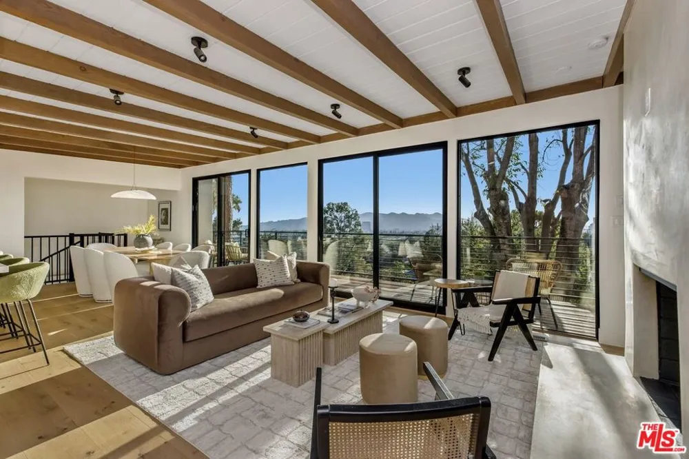645 Luton Drive Glendale, CA 91206