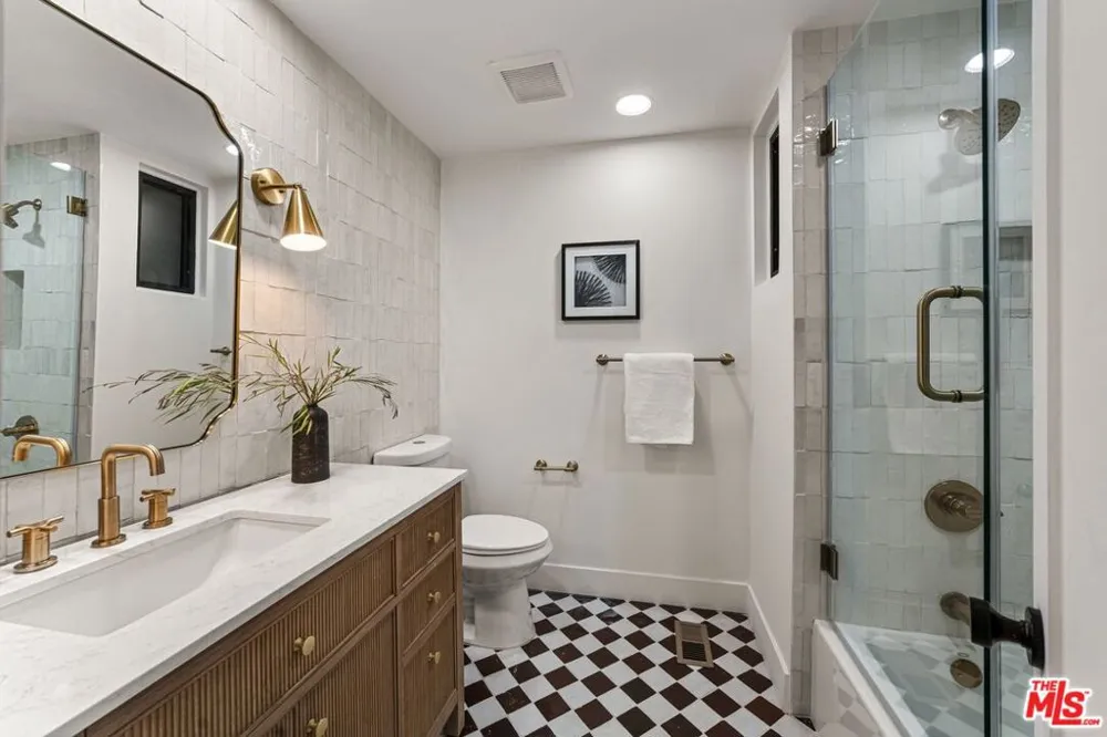 645 Luton Drive Glendale, CA 91206