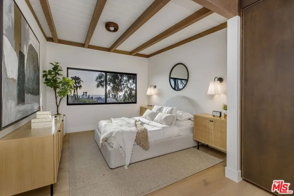 645 Luton Drive Glendale, CA 91206