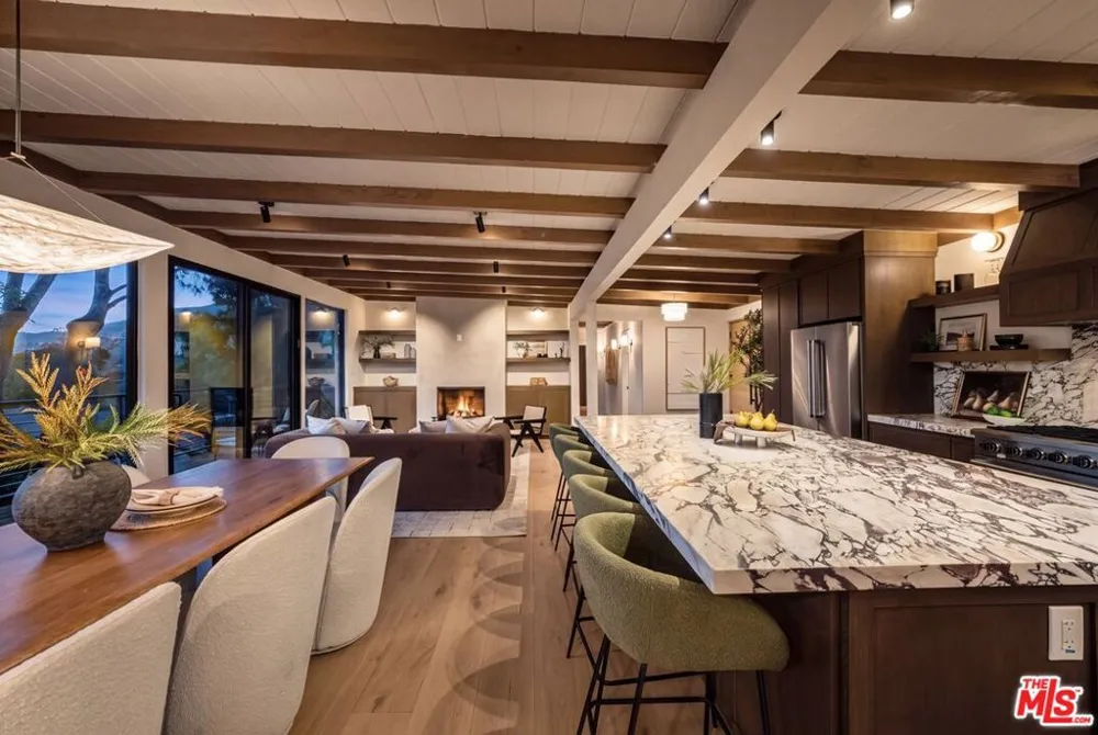 645 Luton Drive Glendale, CA 91206