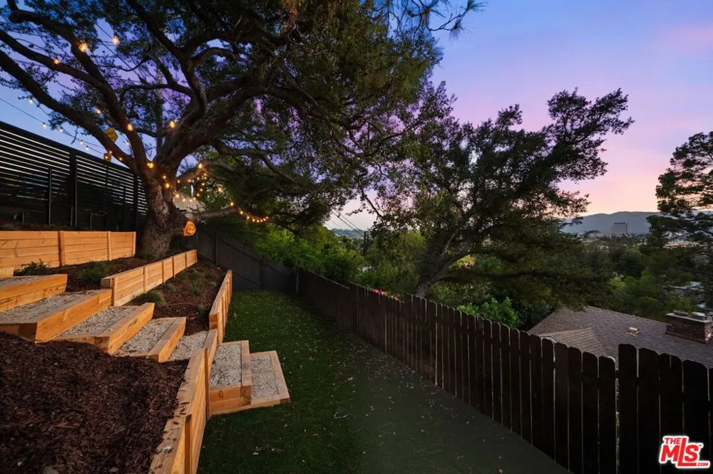645 Luton Drive Glendale, CA 91206