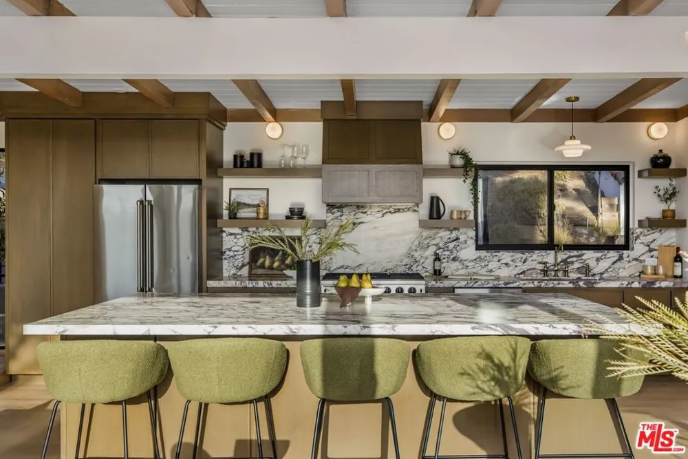 645 Luton Drive Glendale, CA 91206