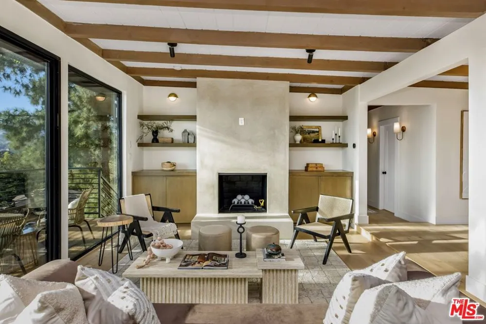 645 Luton Drive Glendale, CA 91206
