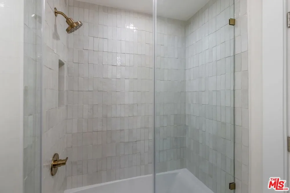 645 Luton Drive Glendale, CA 91206