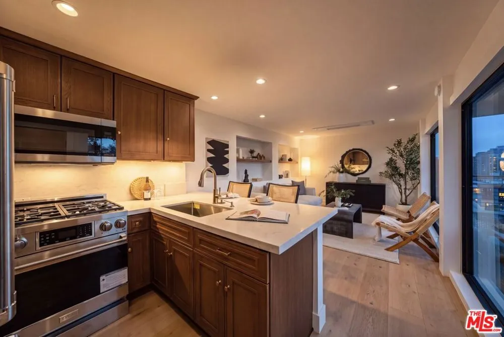 645 Luton Drive Glendale, CA 91206