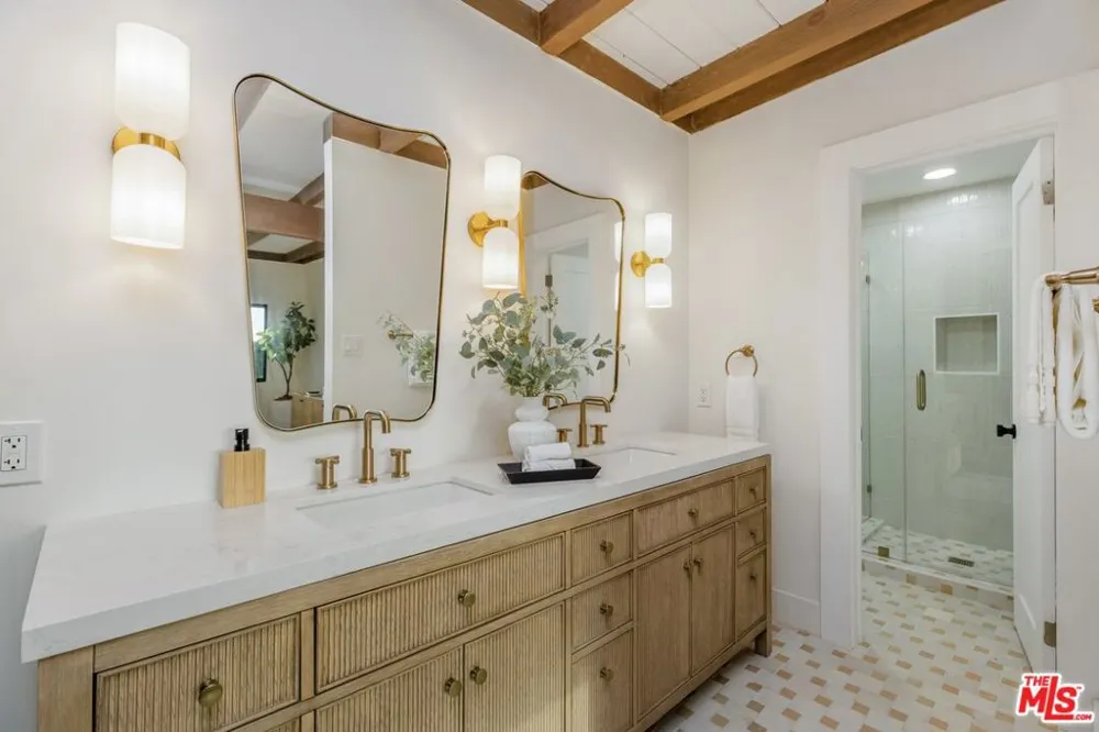 645 Luton Drive Glendale, CA 91206