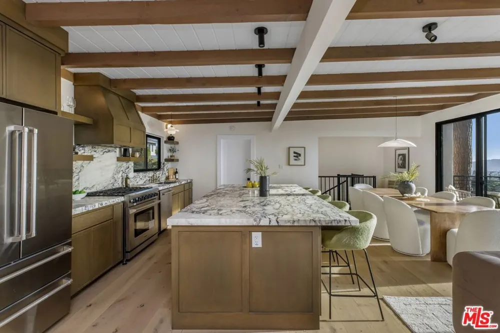 645 Luton Drive Glendale, CA 91206