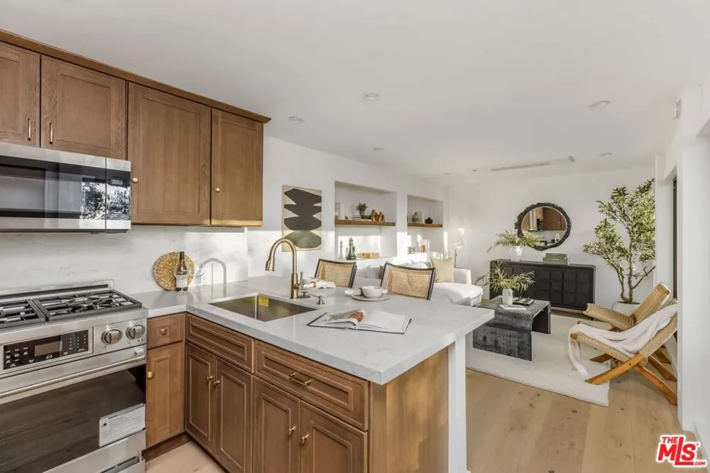 645 Luton Drive Glendale, CA 91206
