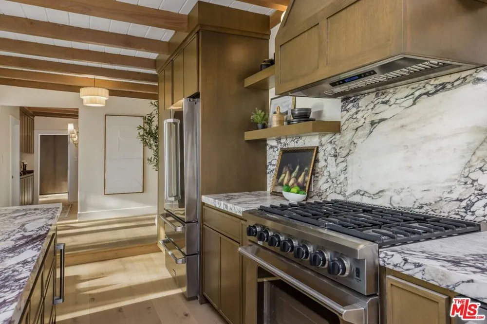 645 Luton Drive Glendale, CA 91206