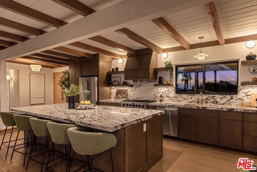 645 Luton Drive Glendale, CA 91206