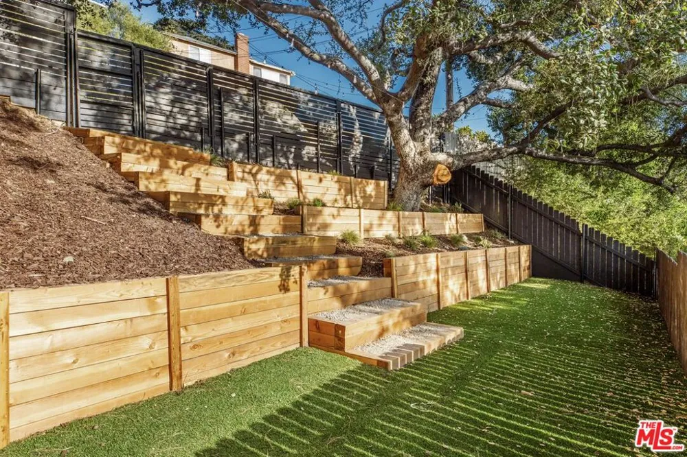 645 Luton Drive Glendale, CA 91206