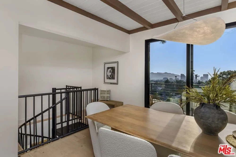 645 Luton Drive Glendale, CA 91206