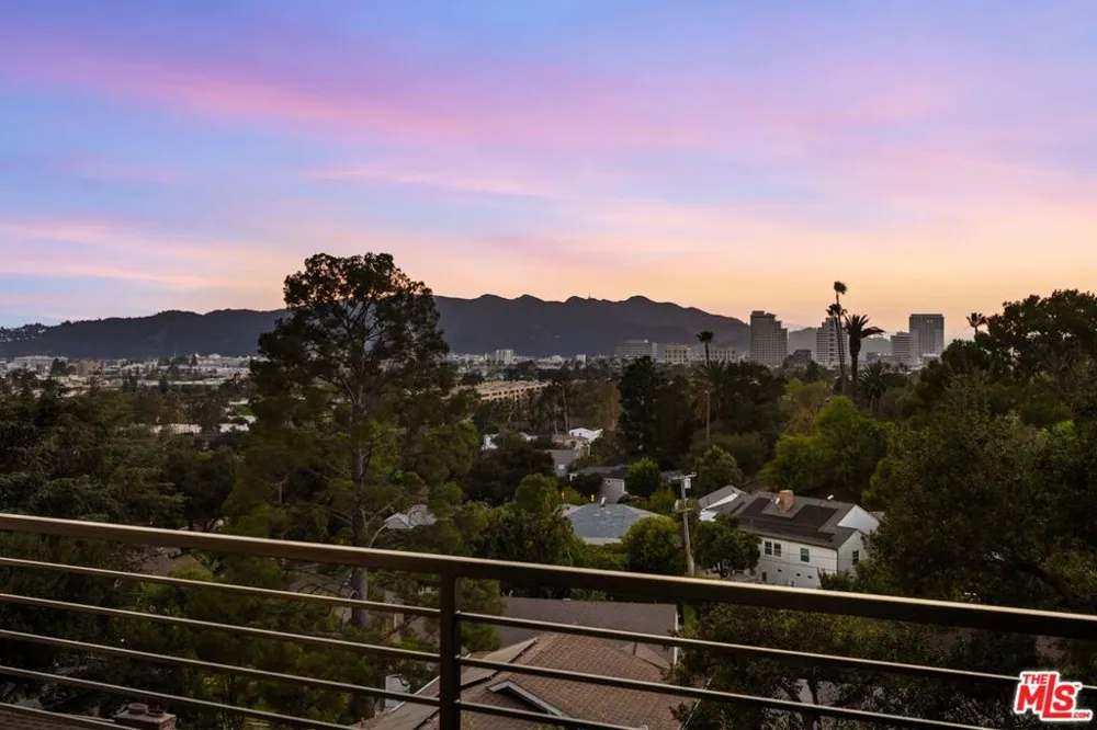 645 Luton Drive Glendale, CA 91206