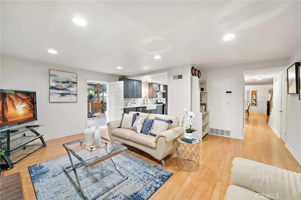 15751 Cromwell Circle Westminster, CA 92683