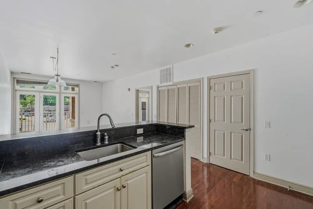 7400 RIVER RD North Bergen, NJ 07047
