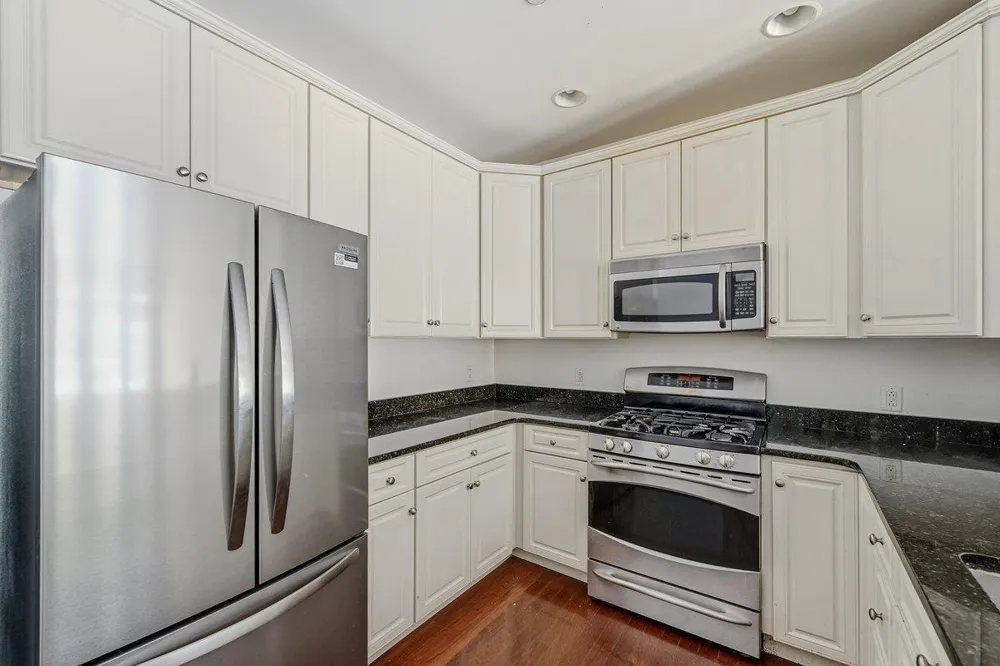 7400 RIVER RD North Bergen, NJ 07047