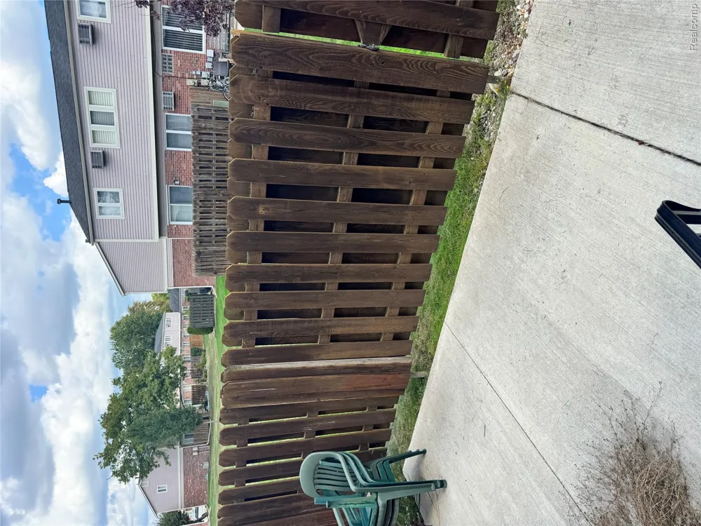 19975 S Great Oaks Circle Clinton Charter Township, MI 48036
