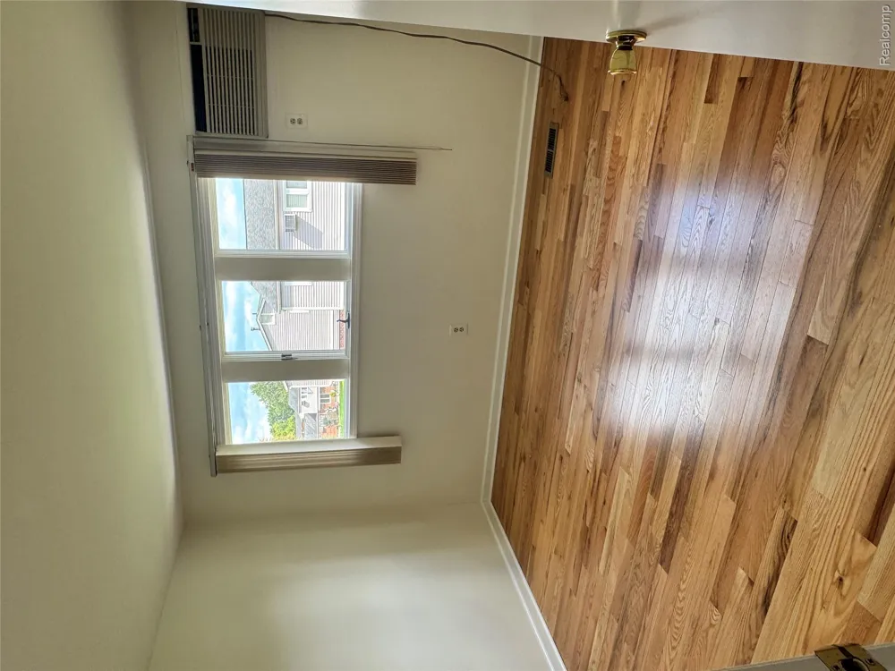 19975 S Great Oaks Circle Clinton Charter Township, MI 48036
