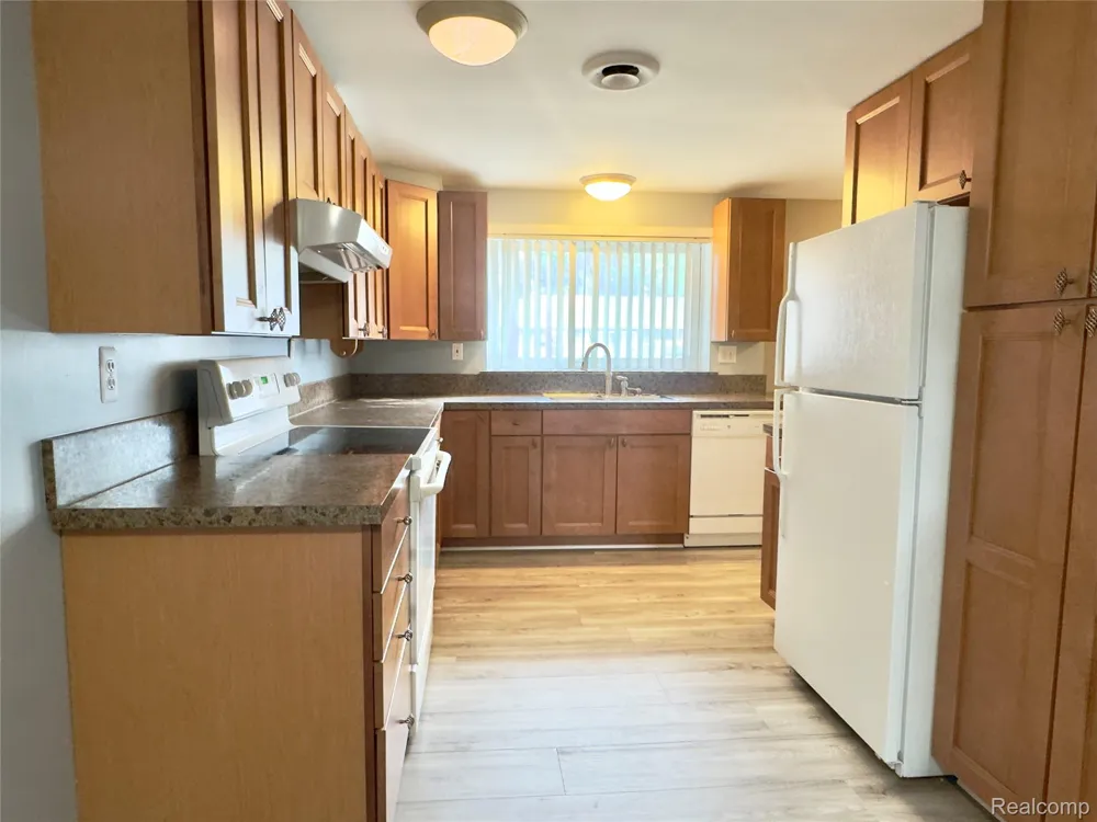 308 Rochester Road Clawson City, MI 48017