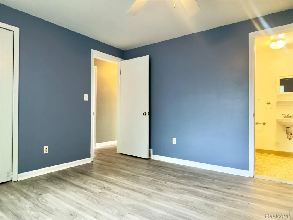 308 Rochester Road Clawson City, MI 48017