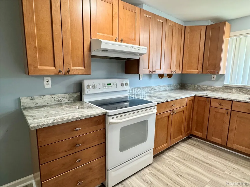 308 Rochester Road Clawson City, MI 48017
