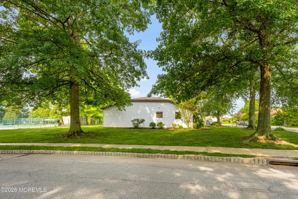 3 Hampton Drive Marlboro, NJ 07746