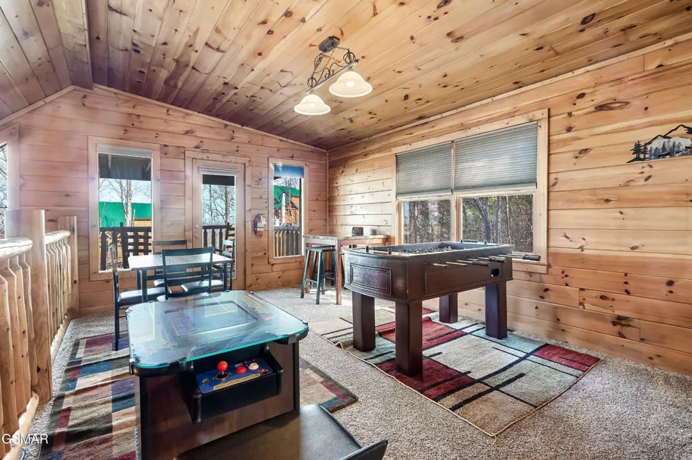 1908 Rhododendron Lane Sevierville, TN 37876