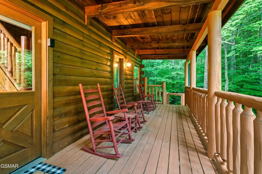 1908 Rhododendron Lane Sevierville, TN 37876