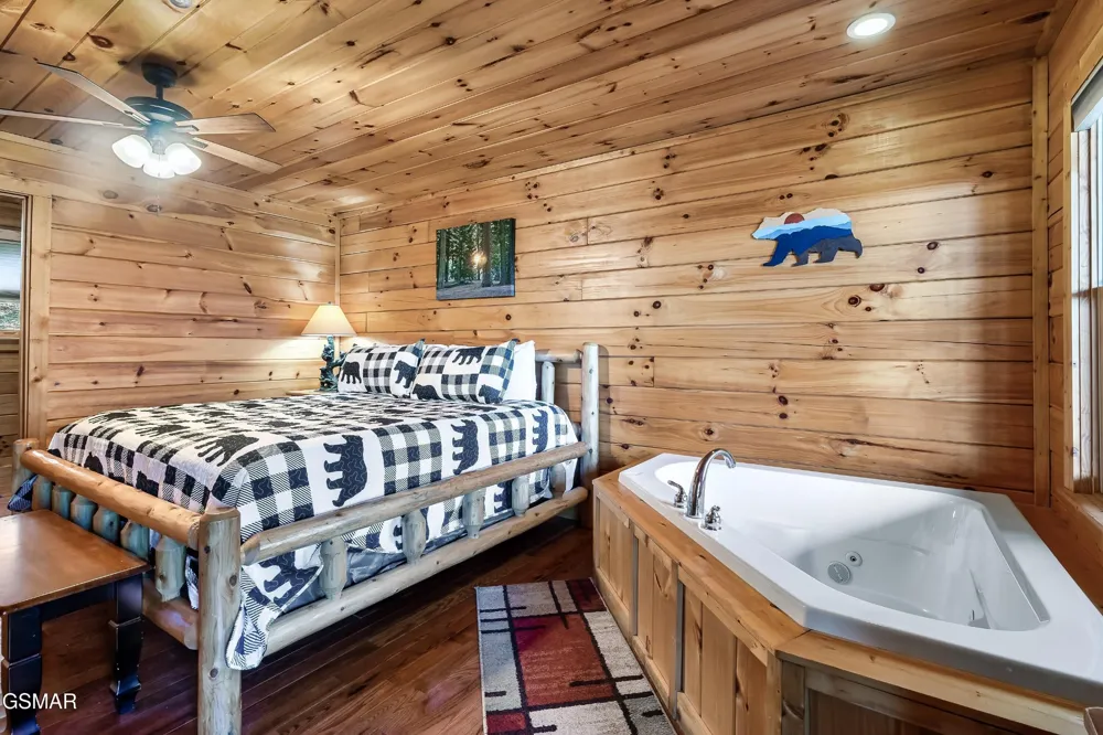 1908 Rhododendron Lane Sevierville, TN 37876