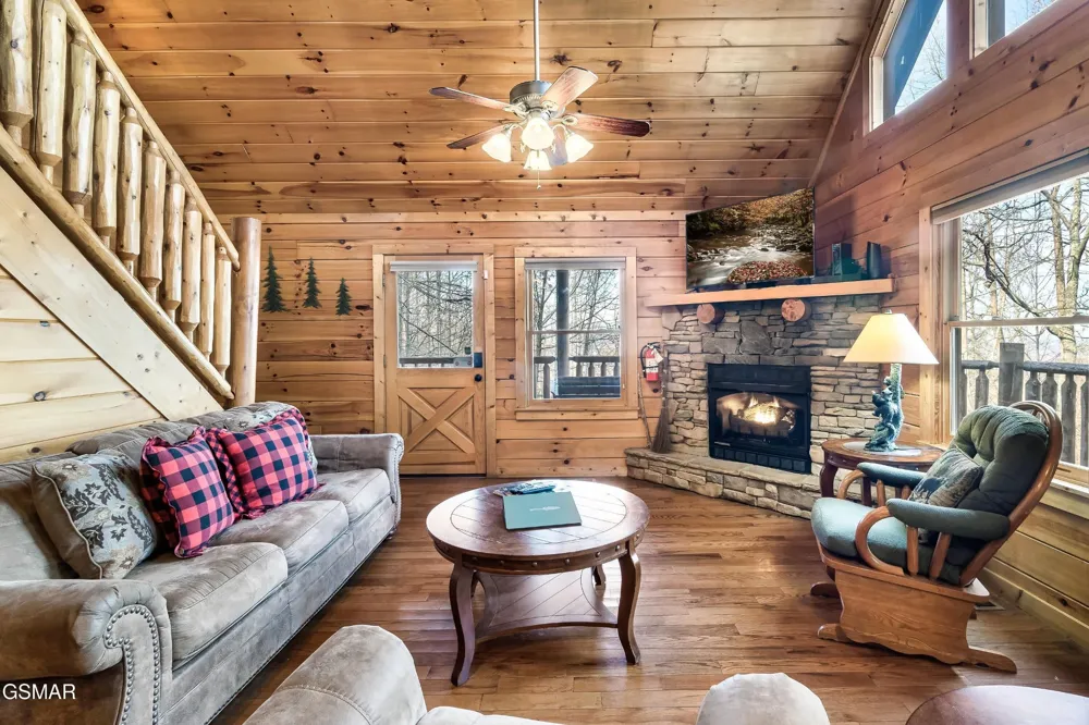 1908 Rhododendron Lane Sevierville, TN 37876