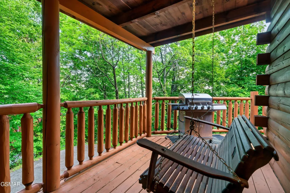 1908 Rhododendron Lane Sevierville, TN 37876