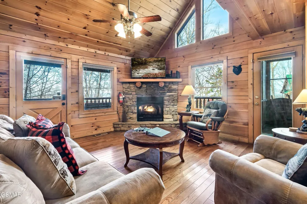 1908 Rhododendron Lane Sevierville, TN 37876