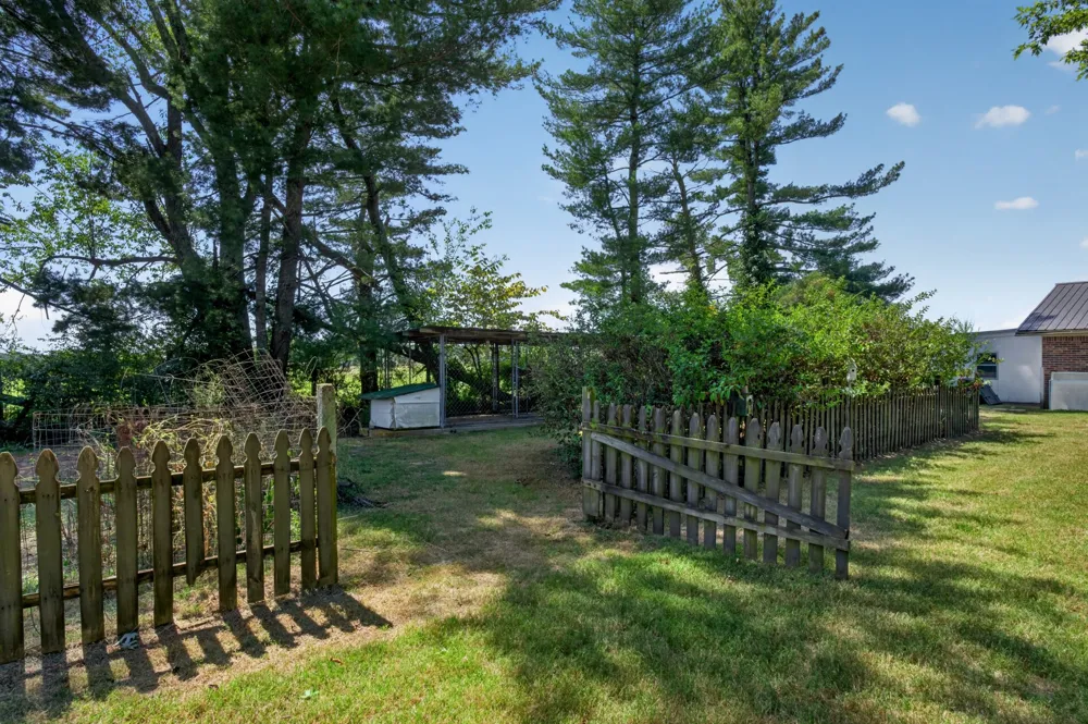 2085 Short Mountain Hwy Smithville, TN 37166