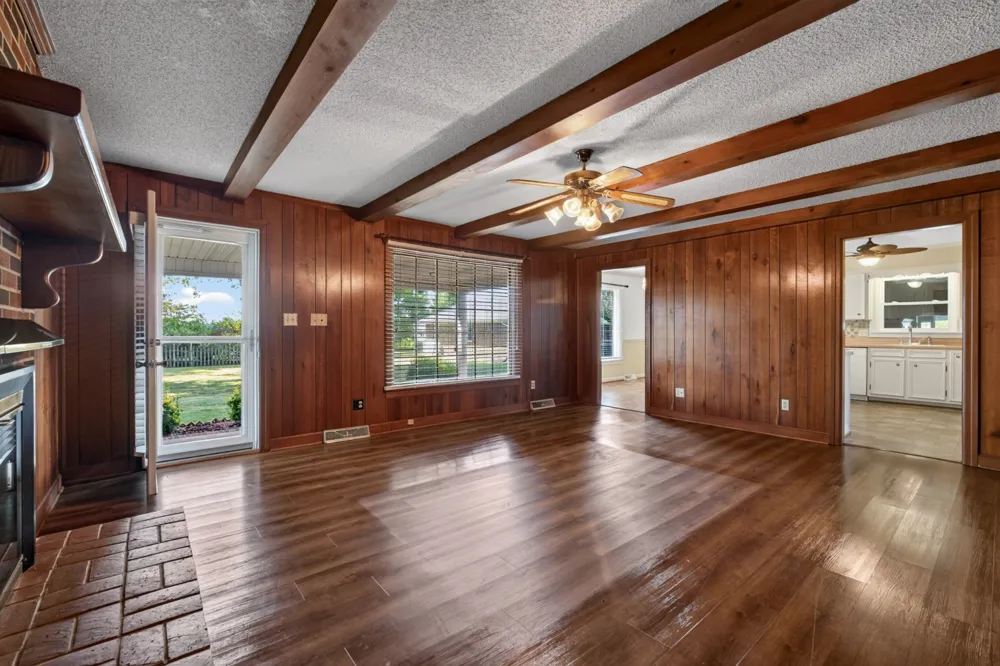 2085 Short Mountain Hwy Smithville, TN 37166
