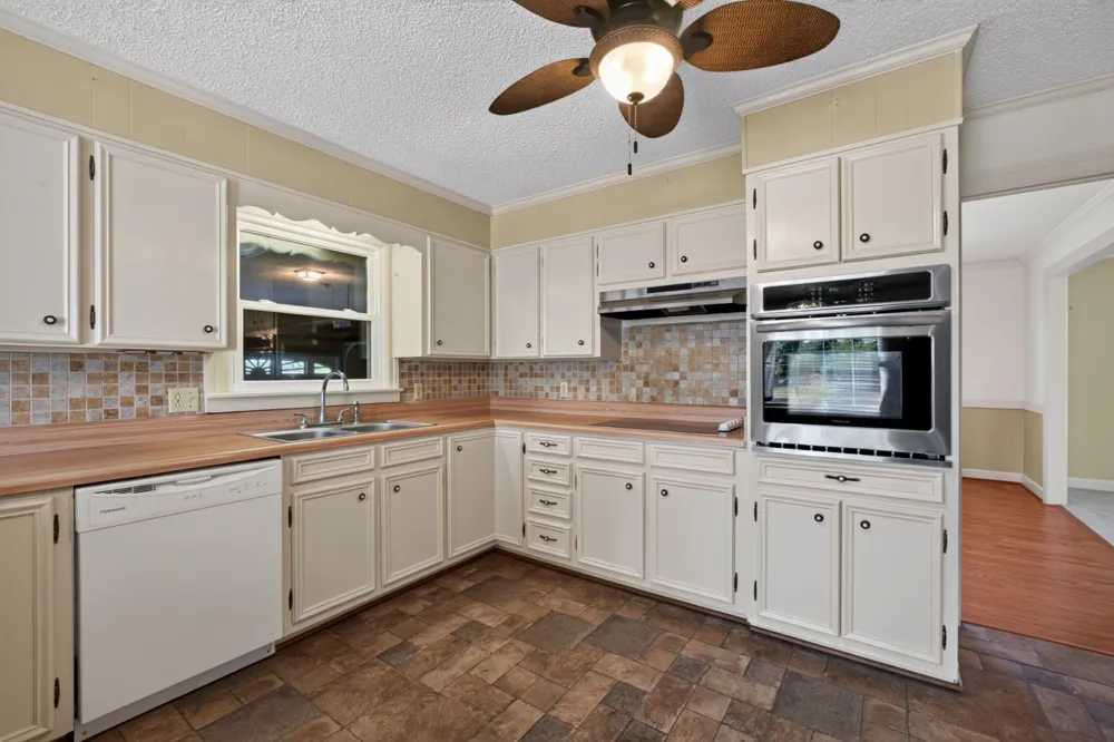 2085 Short Mountain Hwy Smithville, TN 37166