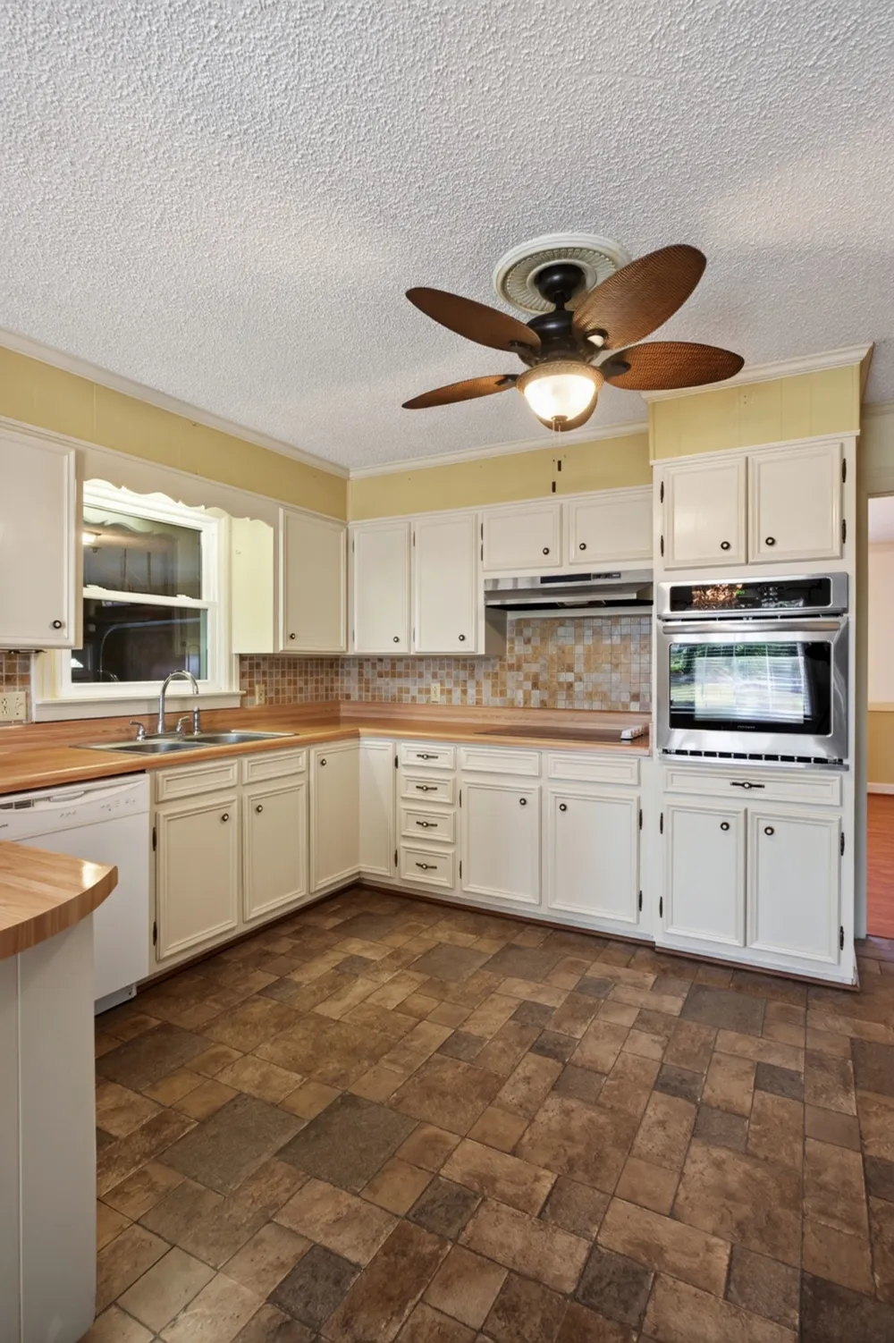 2085 Short Mountain Hwy Smithville, TN 37166