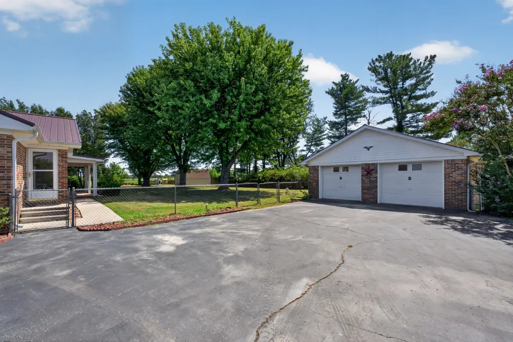 2085 Short Mountain Hwy Smithville, TN 37166