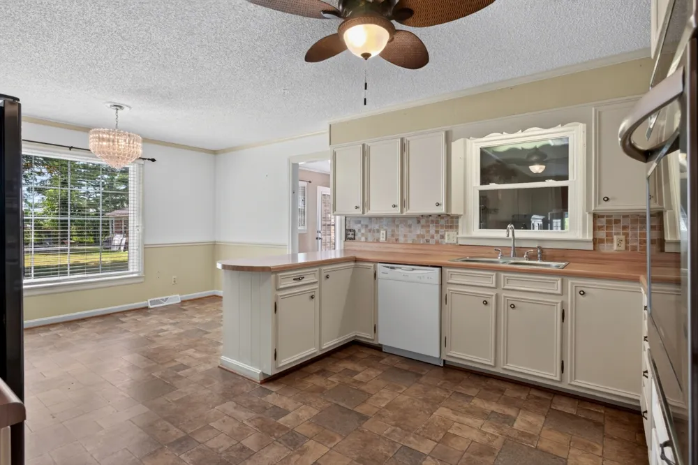 2085 Short Mountain Hwy Smithville, TN 37166