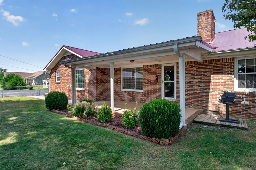 2085 Short Mountain Hwy Smithville, TN 37166