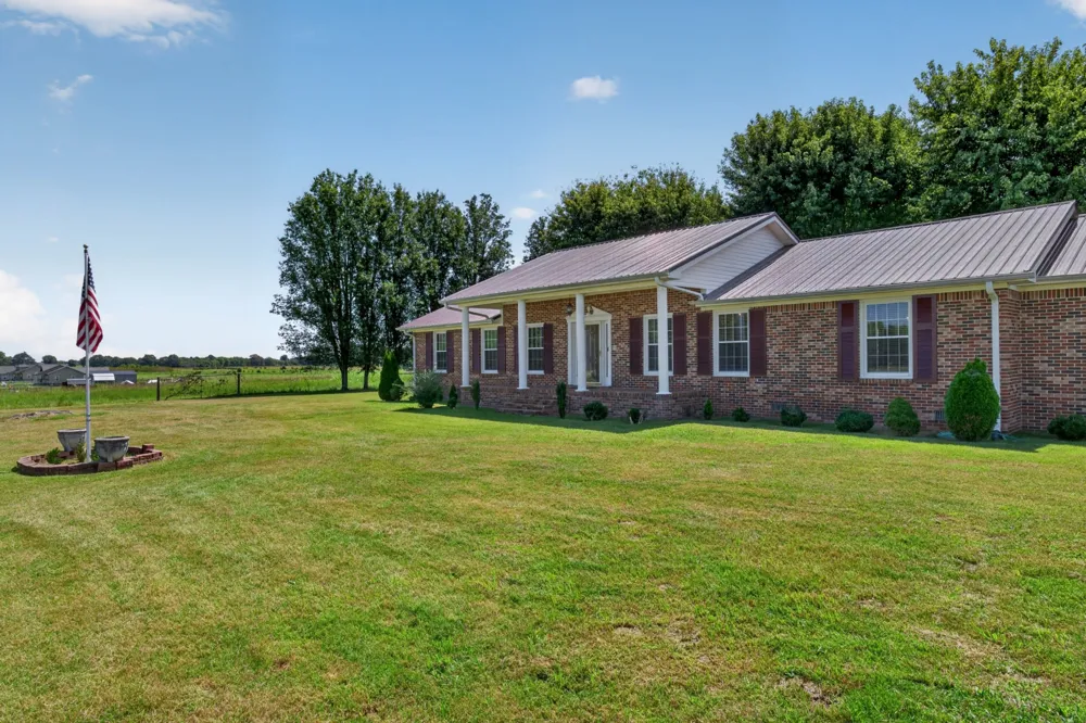 2085 Short Mountain Hwy Smithville, TN 37166