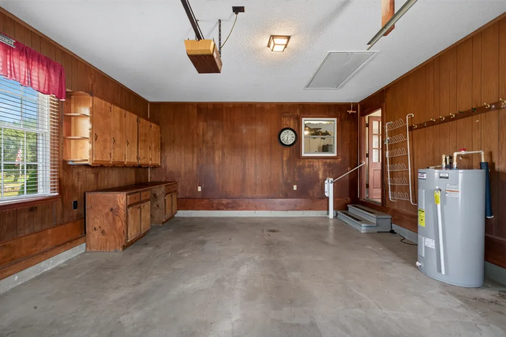 2085 Short Mountain Hwy Smithville, TN 37166