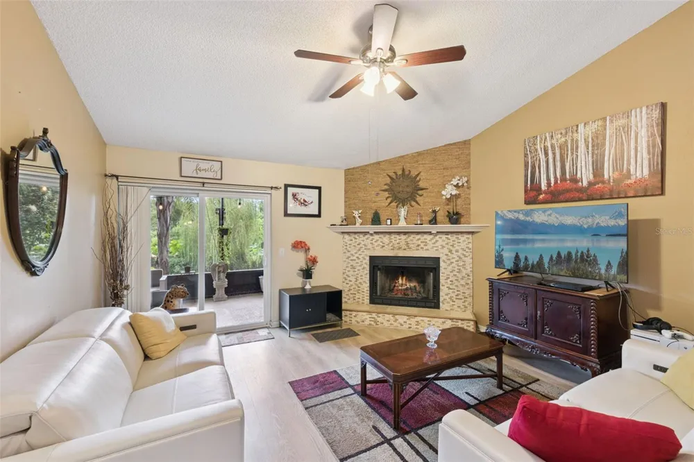 30724 FAIRVIEW AVENUE Tavares, FL 32778