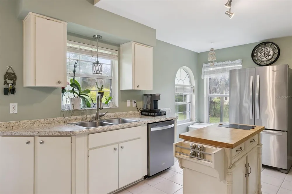 30724 FAIRVIEW AVENUE Tavares, FL 32778